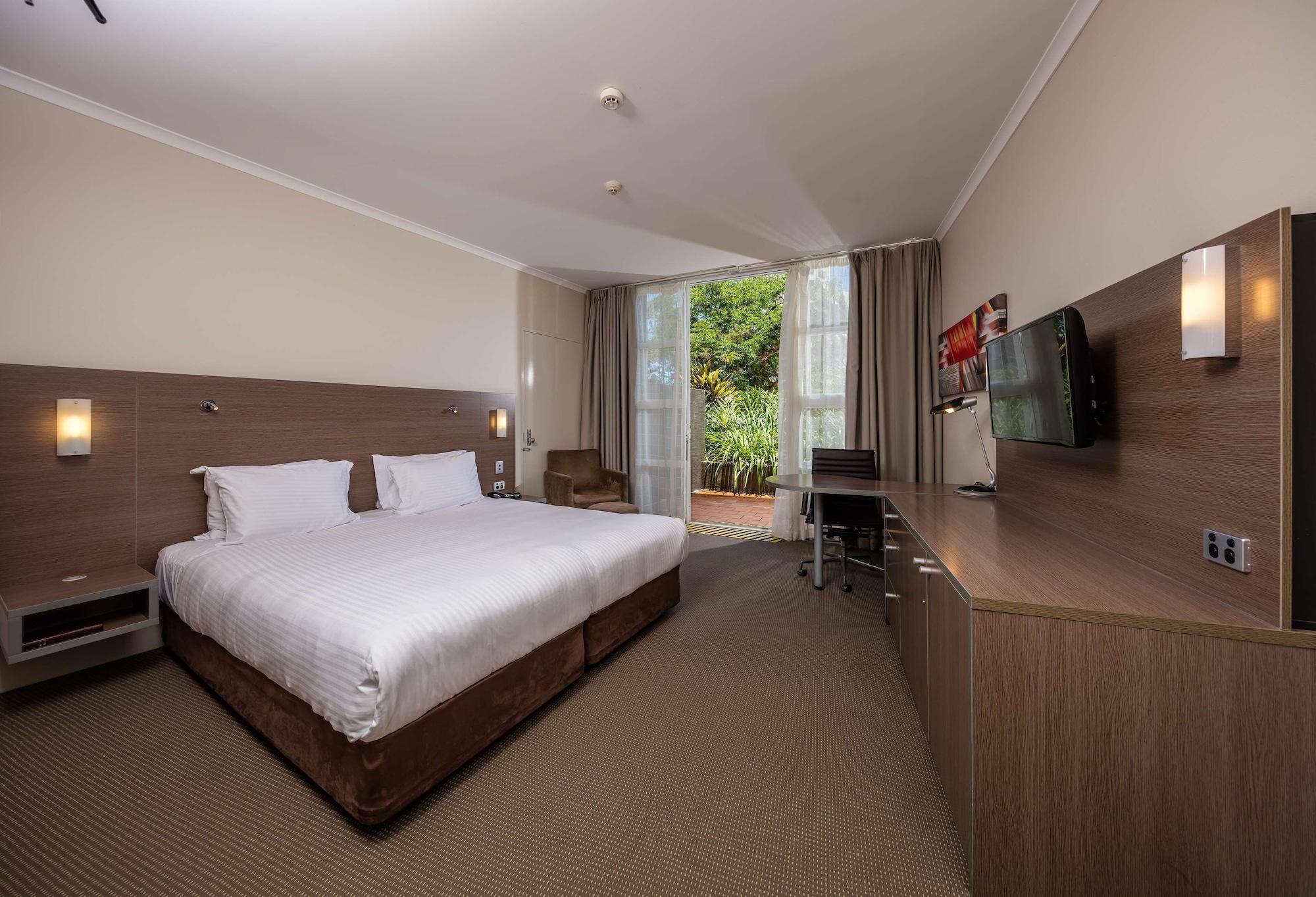 Doubletree By Hilton Cairns Hotel Bagian luar foto
