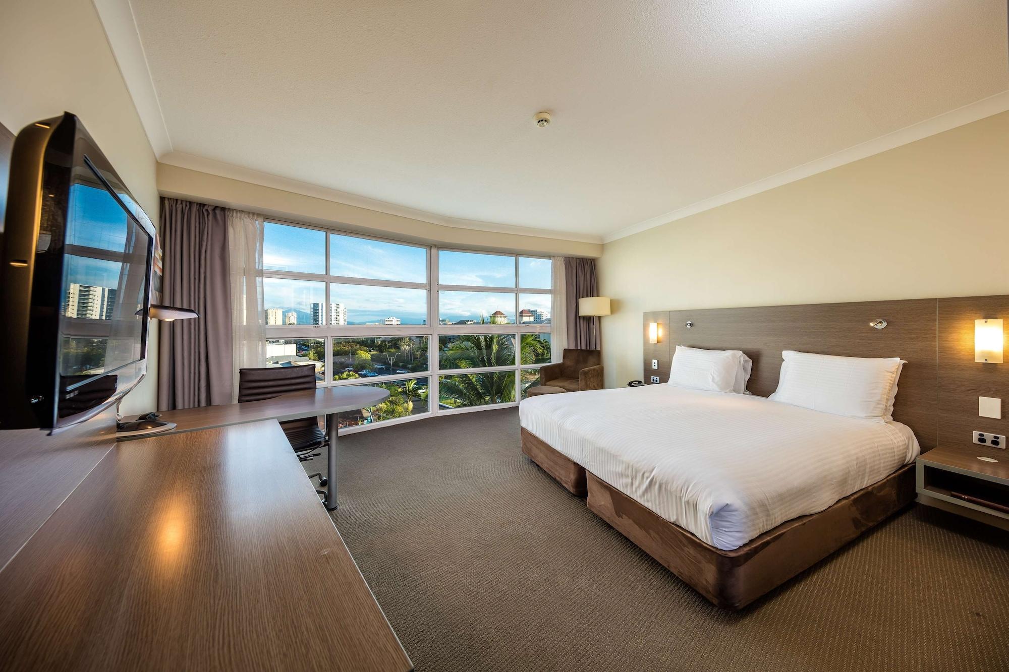 Doubletree By Hilton Cairns Hotel Bagian luar foto